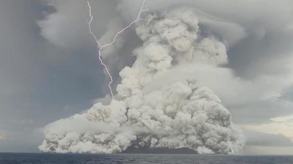 35 Eruption of the underwater volcano Hunga Tonga Hunga Haapai off Tonga